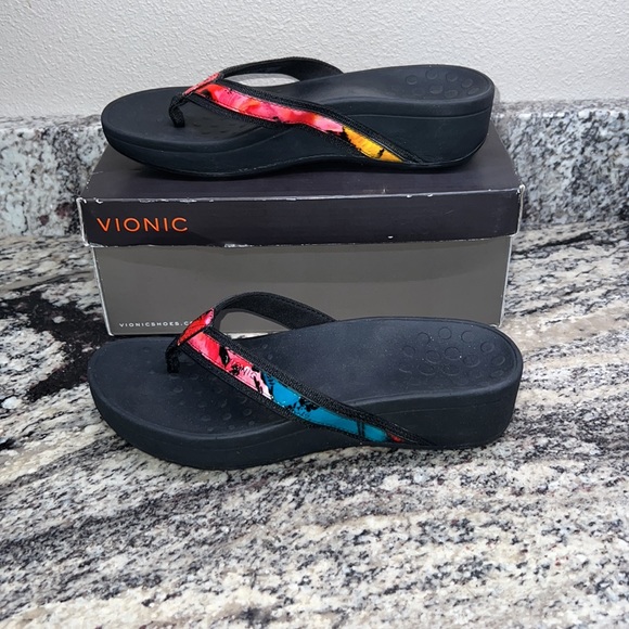 COPY - Vionic pacific high tide black floral shoes, size 9 - Picture 3 of 6